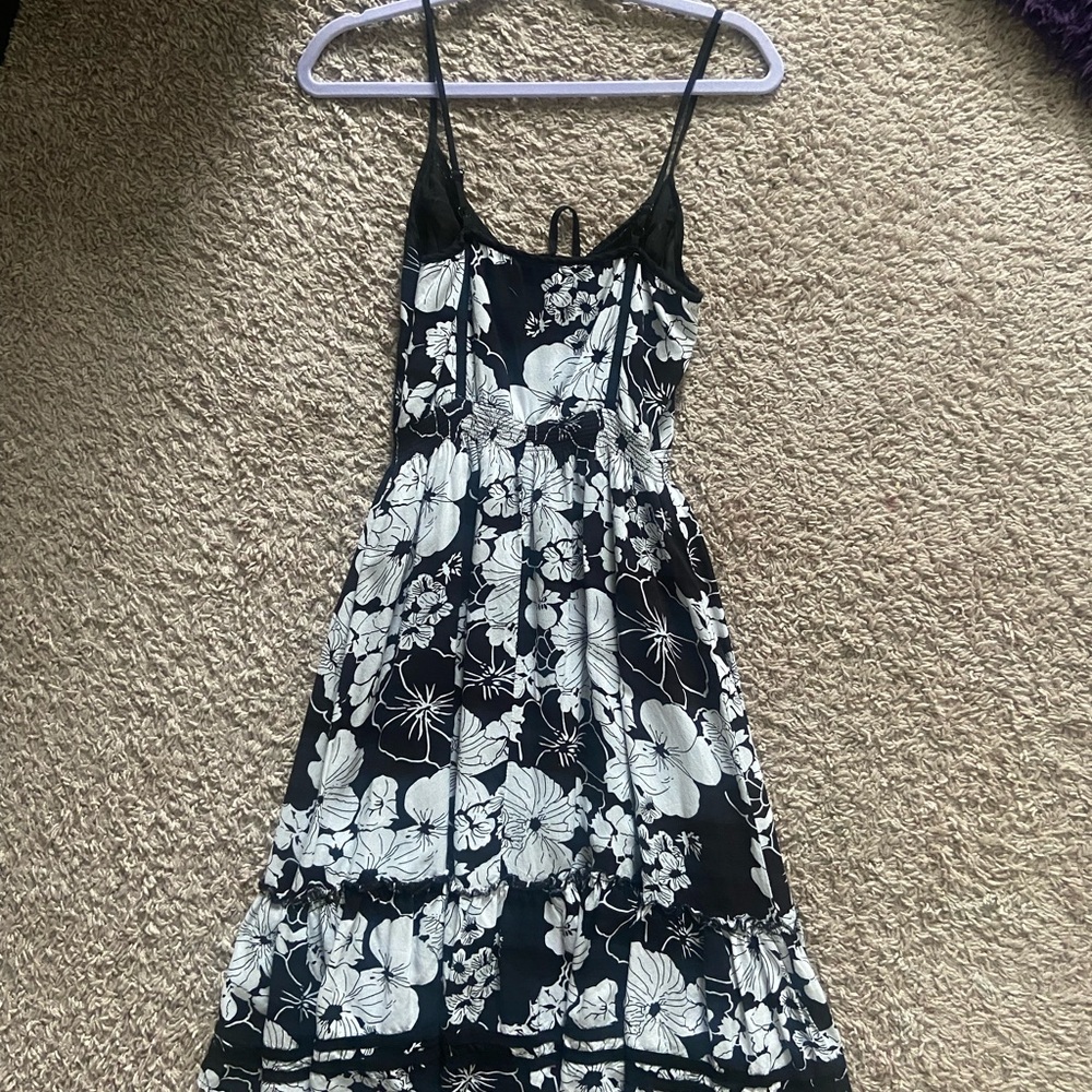 Romy Hibiscus Flower Design Spaghetti Strap Front Tie Dress - Picture 5 of 8